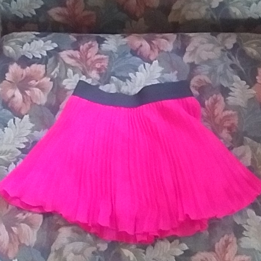 Hot pink skirt!!